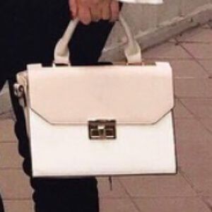 Beautiful neutral tone purse!